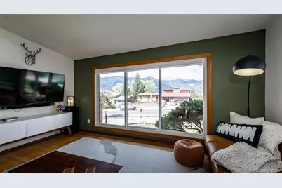 609 Pioneer Lane, Colorado Springs, CO 80904 - Photo 9