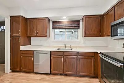 6736 S Poplar Court, Centennial, CO 80112 - Photo 7