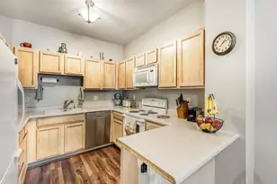 3216 S Walden Ct, Aurora, CO 80013 - Photo 13