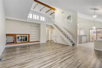 204 S Eagle Circle, Aurora, CO 80012 - Photo 5