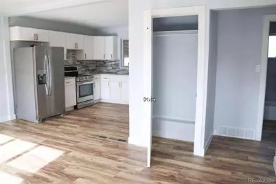 261 E 106th Avenue, Northglenn, CO 80233 - Photo 3