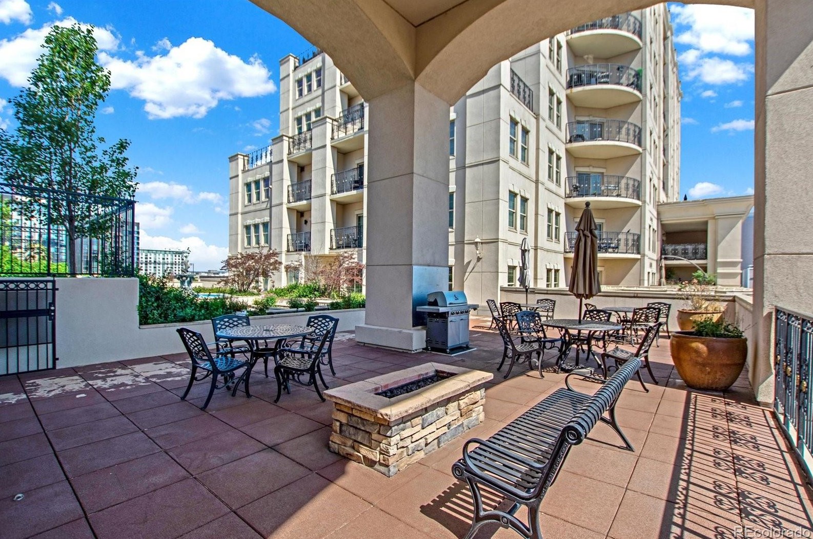 975 Lincoln St, Denver CO  80203-2725 exterior