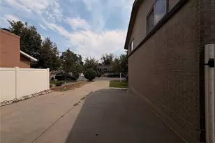 945 Dearborn St, Aurora, CO 80011 - Photo 35