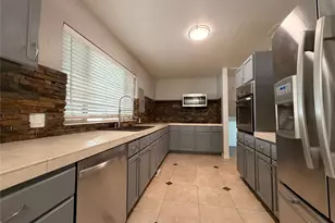 945 Dearborn St, Aurora, CO 80011 - Photo 9
