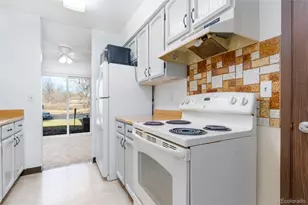 92 Newark St, Aurora, CO 80012 - Photo 7