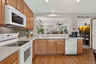 15895 Robins Dr, Denver, CO 80239 - Photo 11