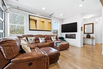 19585 E Sunset Circle, Aurora, CO 80015 - Photo 9