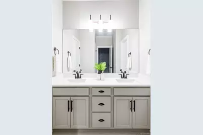 27500 E Lakeview Drive, Aurora, CO 80016 - Photo 35