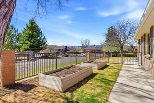 2410 Urban St, Lakewood, CO 80215 - Photo 37