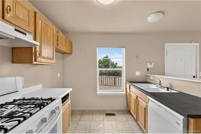 23341 E Saratoga Circle, Aurora, CO 80016 - Photo 11