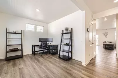 27425 E Byers Place, Aurora, CO 80018 - Photo 13