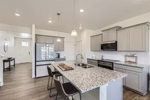 27425 E Byers Pl, Aurora, CO 80018 - Photo 9