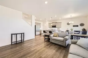 27425 E Byers Pl, Aurora, CO 80018 - Photo 7
