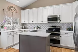 9825 Thornbury Way, Highlands Ranch, CO 80129 - Photo 5