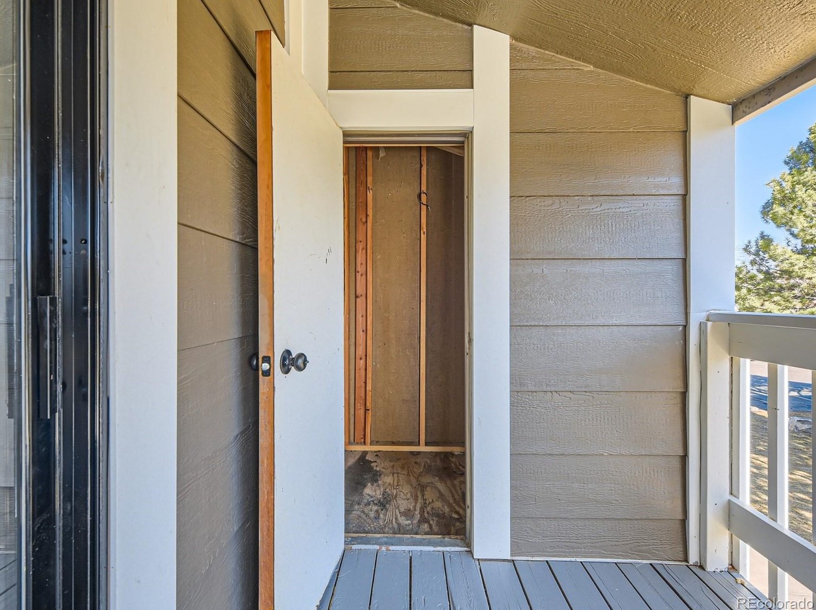18196 Ohio Ave, Denver CO  80017-3406 exterior