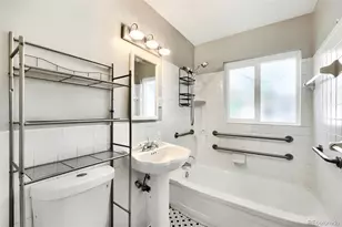 3201 S Hollyy St, Denver, CO 80222 - Photo 11