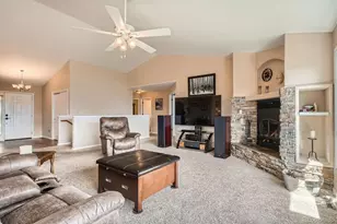 557 Highpoint Cir, Black Hawk, CO 80422 - Photo 5