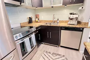1032 N Clarkson St, Denver, CO 80218 - Photo 9