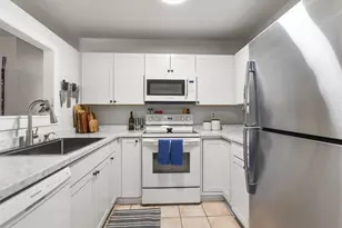 8910 Fox Dr, Denver, CO 80260 - Photo 5