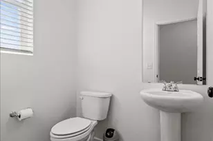 10909 Memphis Ct, Commerce City, CO 80022 - Photo 7