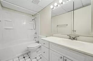 2150 S Vaughn Way, Aurora, CO 80014 - Photo 25