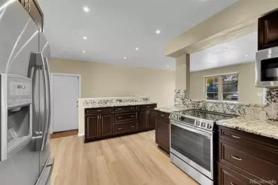 3352 S Holland Way, Lakewood, CO 80227 - Photo 9