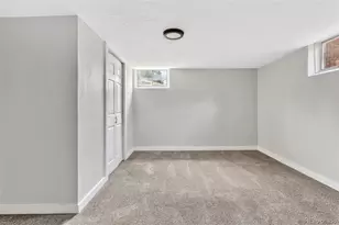 1075 Kingston St, Aurora, CO 80010 - Photo 17