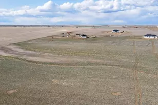 61800 E 32nd Ct, Strasburg, CO 80136 - Photo 3