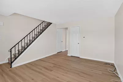956 S Iola Street, Aurora, CO 80012 - Photo 5