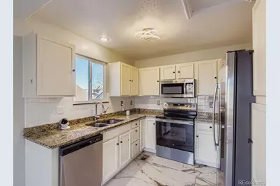 4925 Freeport Way, Denver, CO 80239 - Photo 5