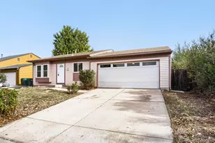 20691 E Buchanan Dr, Aurora, CO 80011 - Photo 3