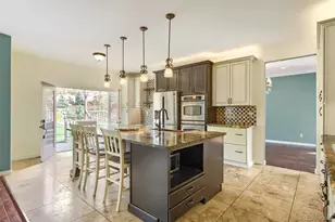 5704 S Genoa Ct, Aurora, CO 80015 - Photo 9