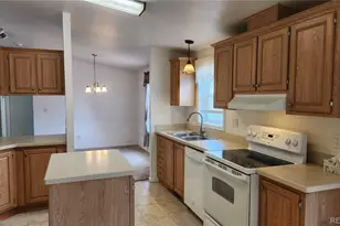 3650 S Federal Blvd, Englewood, CO 80110 - Photo 13