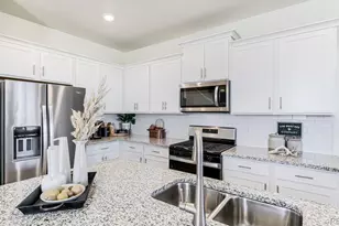 949 Red Star Ln, Johnstown, CO 80534 - Photo 7