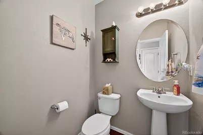 10247 Olathe Way, Commerce City, CO 80022 - Photo 15