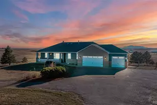 29777 Rawhide Ct, Elizabeth, CO 80107 - Photo 3