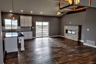 697 Cabaret Dr, Pueblo, CO 81007 - Photo 7