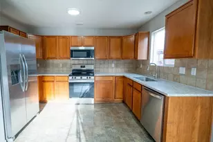 19147 E Dickenson Dr, Aurora, CO 80013 - Photo 7