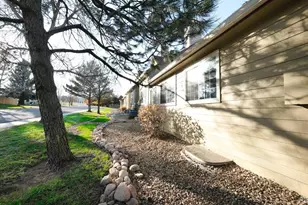 10507 W Maplewood Dr, Littleton, CO 80127 - Photo 3