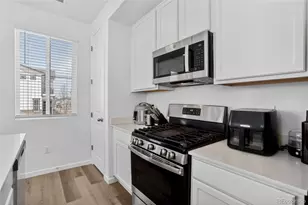 22811 E Stanford Ln, Aurora, CO 80015 - Photo 3