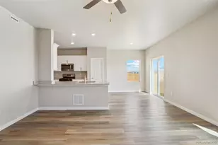 48190 Shetland Dr, Bennett, CO 80102 - Photo 7