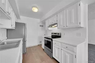 9947 Croke Dr, Denver, CO 80260 - Photo 5