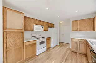 2831 S Walden Way, Aurora, CO 80013 - Photo 9