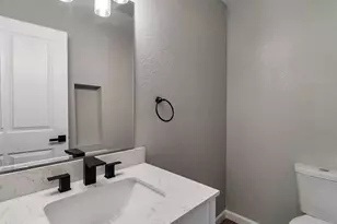 1655 Oakland St, Aurora, CO 80010 - Photo 11