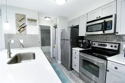 2575 S Syracuse Way #B202, Denver, CO 80231 - Photo 3