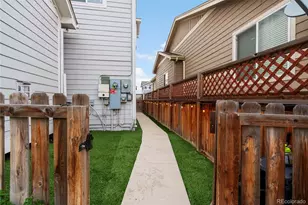 12122 Village Cir W, Commerce City, CO 80603 - Photo 37