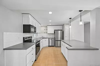 9899 E 7th Avenue, Aurora, CO 80010 - Photo 15