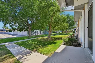 178 Paris Cir, Aurora, CO 80011 - Photo 5