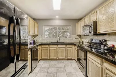 858 S Granby Circle, Aurora, CO 80012 - Photo 5