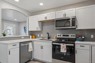 840 Kingston St, Aurora, CO 80010 - Photo 11